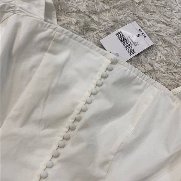 White Ruffle sleeve top - Picture 2 of 5